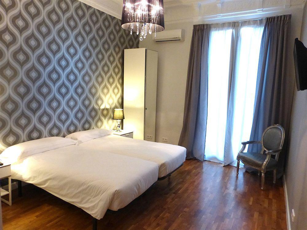 Super Balmes Guest House Barcelona Zewnętrze zdjęcie