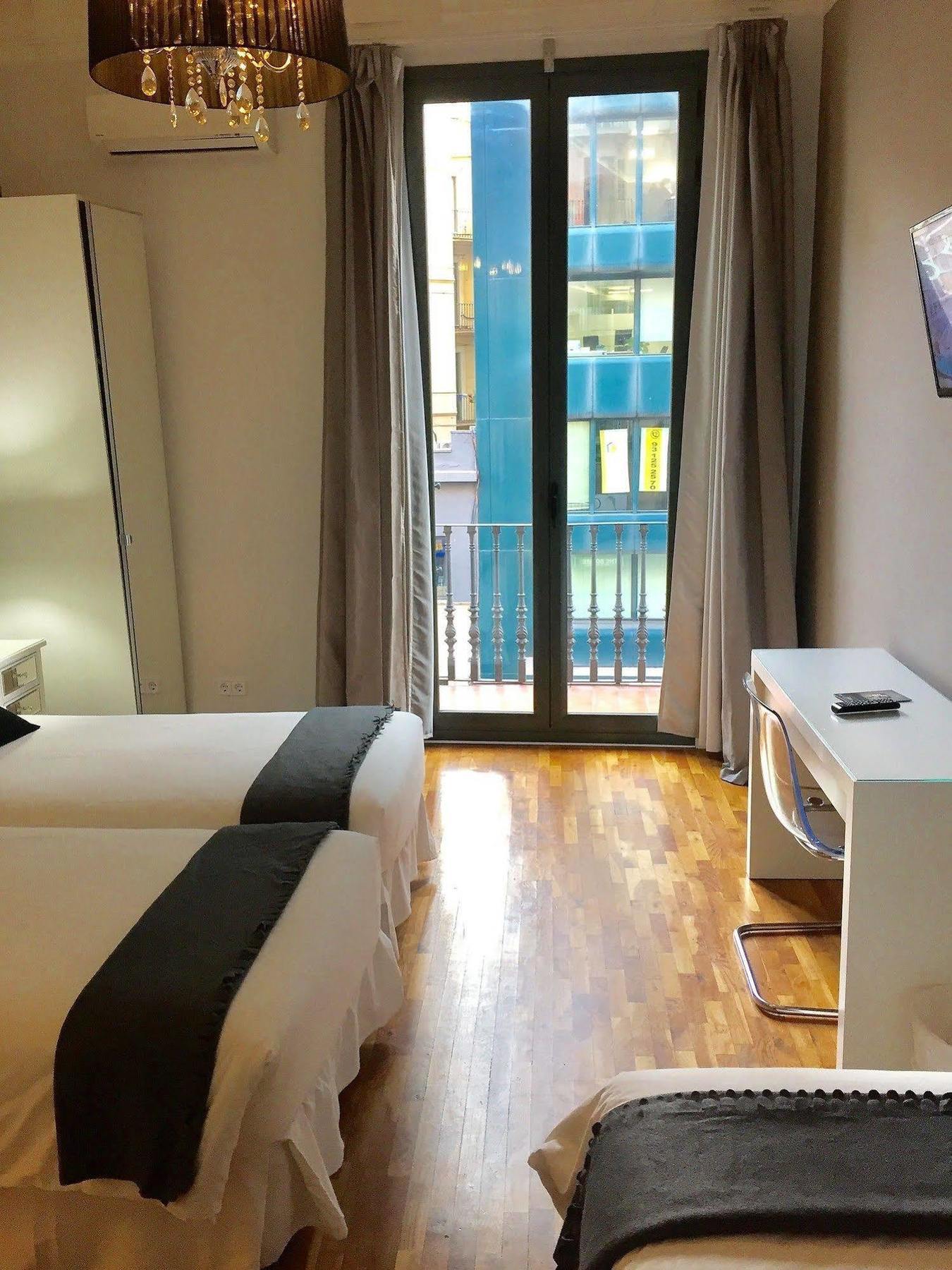 Super Balmes Guest House Barcelona Zewnętrze zdjęcie