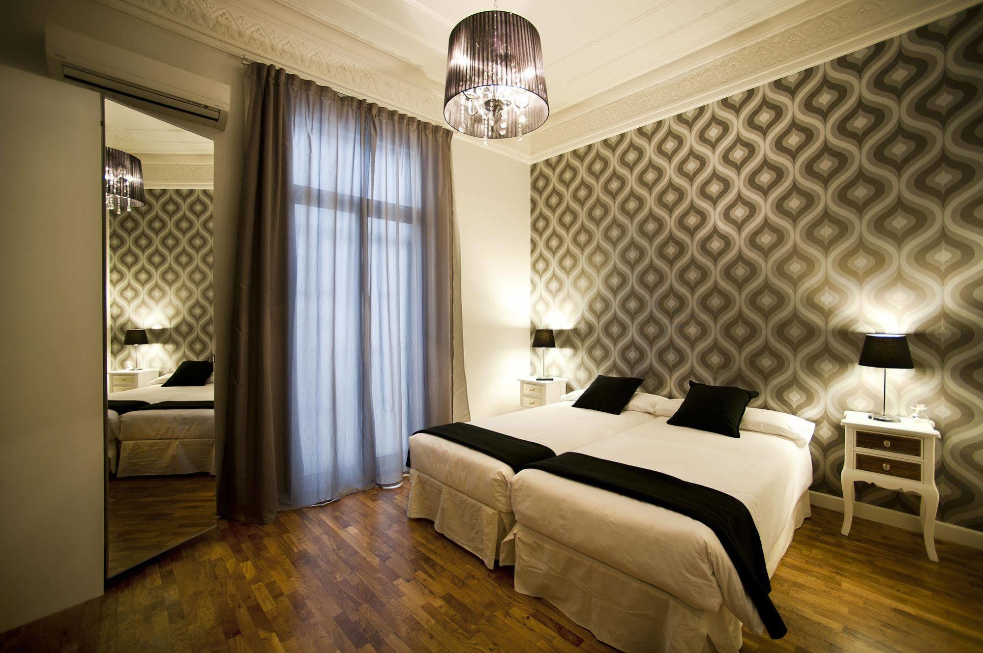 Super Balmes Guest House Barcelona Zewnętrze zdjęcie