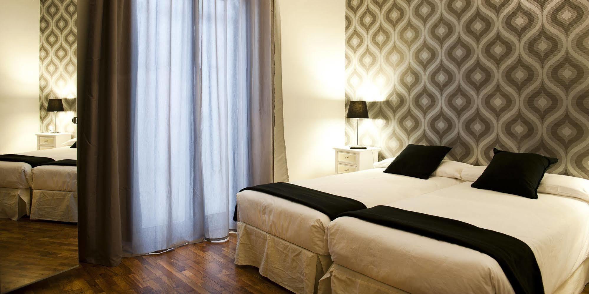 Super Balmes Guest House Barcelona Zewnętrze zdjęcie